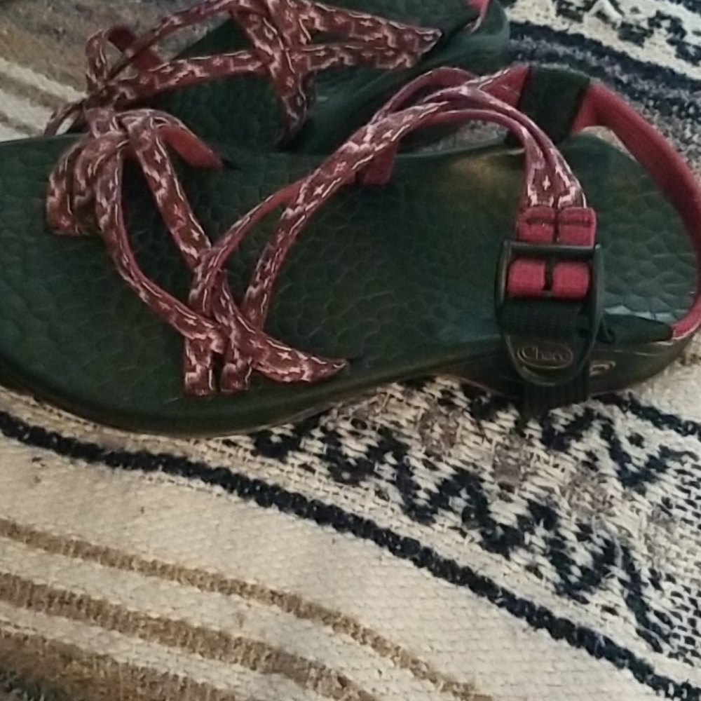 Chacos.. - Picture 2 of 4